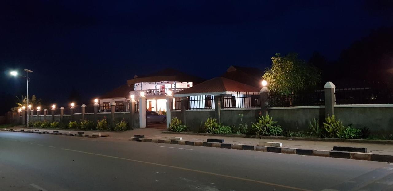 Northern Pearl Gulu Exterior foto